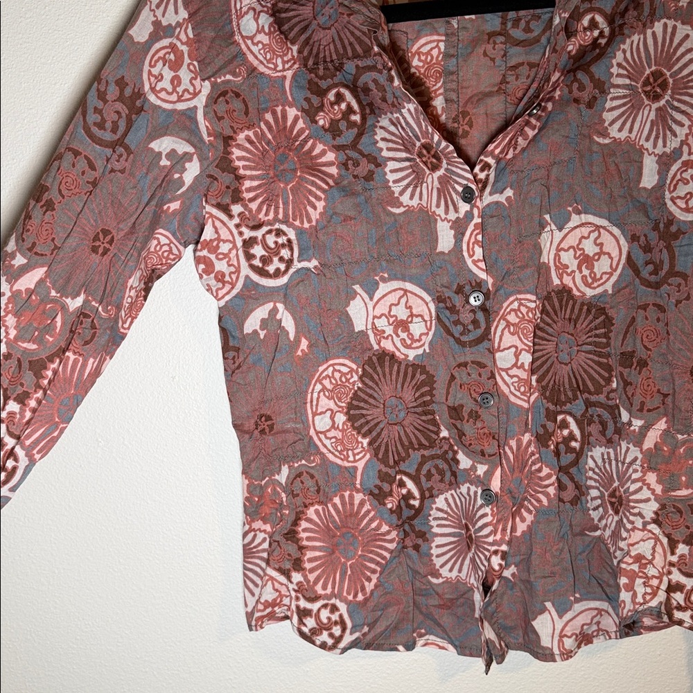 Sandwich Patterned Lightweight Button Up Blouse - image 3